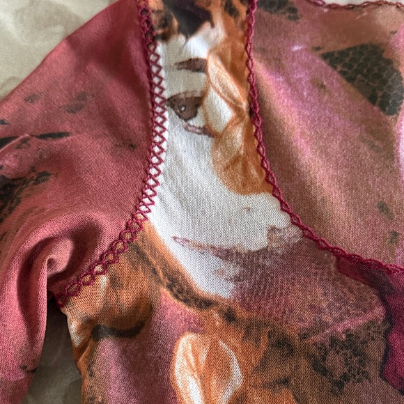 Ipse Gazebo made in Italy Floral Mesh Long Sleeve Top in Burgundy and Rust - Picture 4 of 5